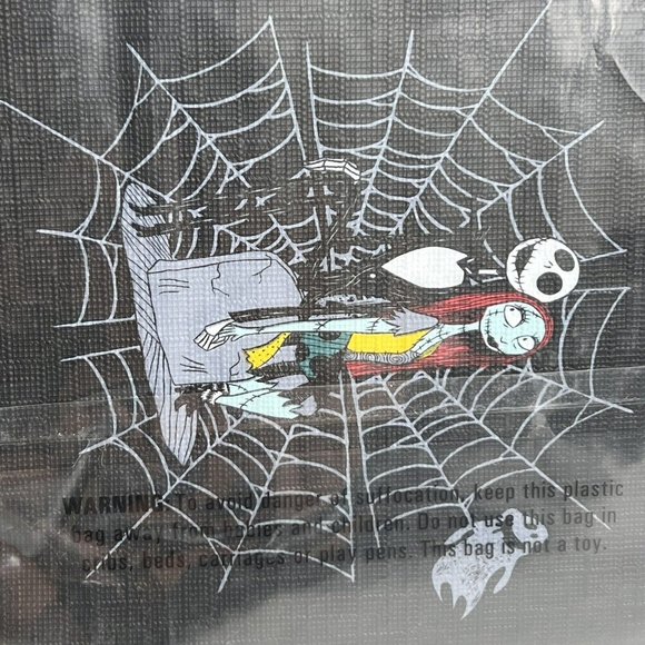 Disney Nightmare Before Christmas Tablecloth 70" Round Jack And Sally Spiderwebs - Picture 10 of 12